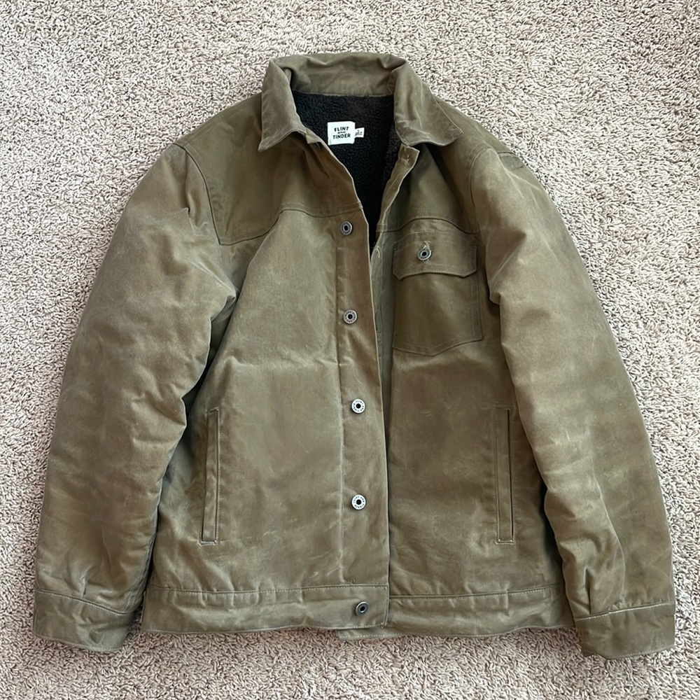 Flint and Tinder Buffalo Lined waxed jacket size L- fits like a M